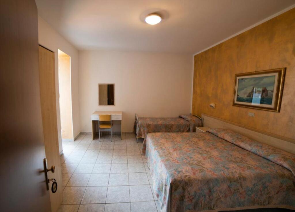 Hotel Corallo 朱利亚诺瓦 外观 照片