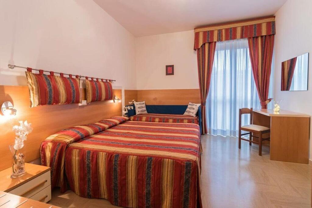 Hotel Corallo 朱利亚诺瓦 外观 照片